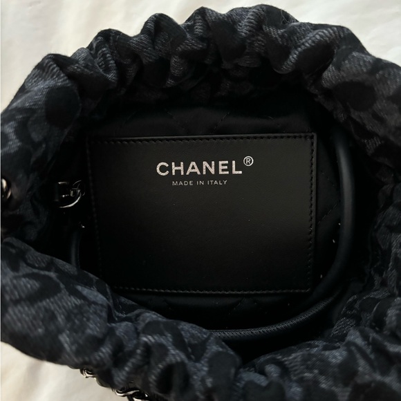 NWT 🖤 CHANEL 24B Black Floral Denim Mini 22 Ruthenium Hardware Bag - Picture 10 of 16